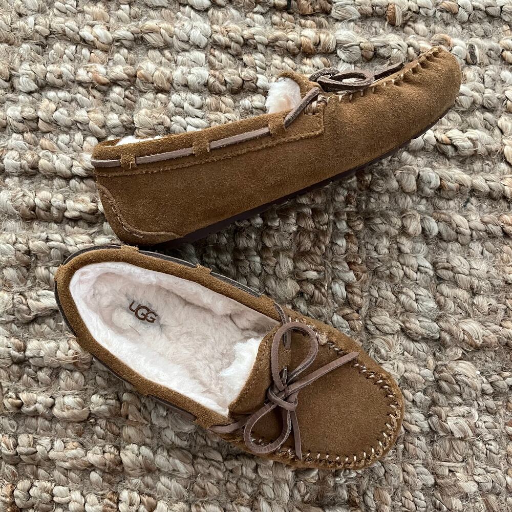 UGG Kids Suede Moccasin Slippers Brown Shearling Lined Shoes Size 1 EUC